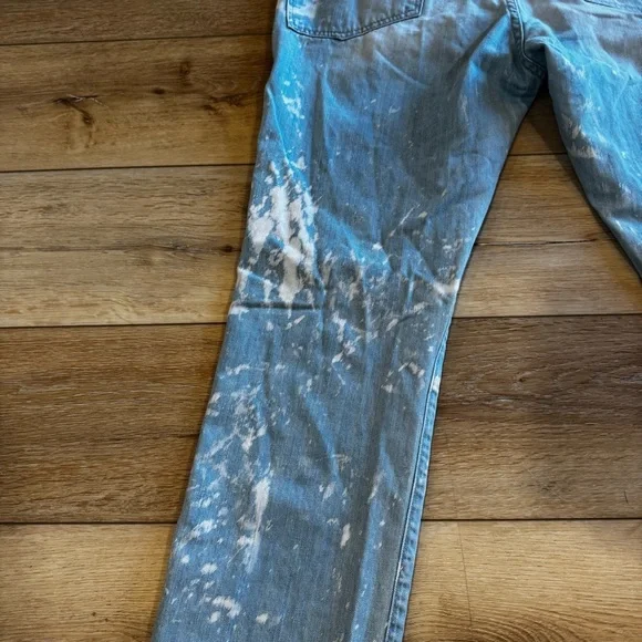 Volcom denim light wash jeans with white paint splatters, 5 pocket, size 36. - Picture 11 of 14